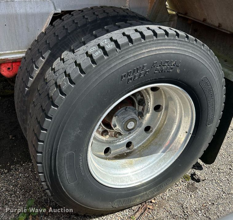 image for item NQ9826 1983 Clough  tank trailer