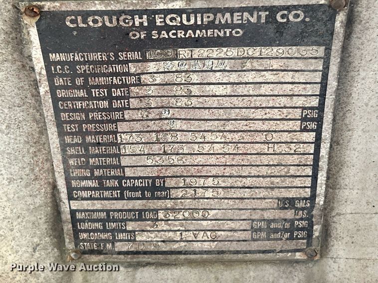 image for item NQ9826 1983 Clough  tank trailer