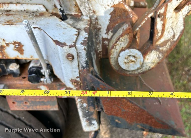 image for item NQ9832 1990 Brown  refuse trailer