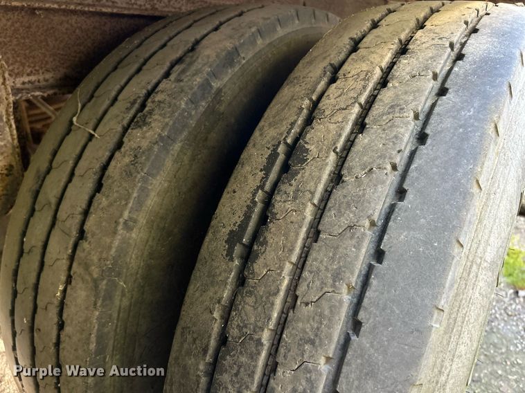 image for item NQ9832 1990 Brown  refuse trailer