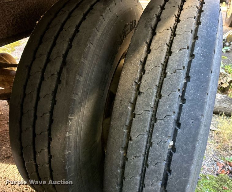 image for item NQ9832 1990 Brown  refuse trailer