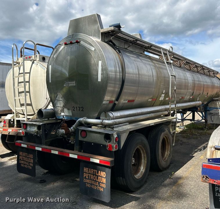 image for item NQ9834 1978 Heil  tank trailer