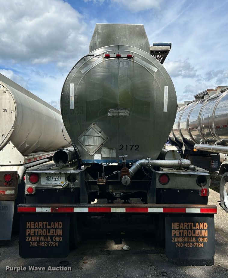 image for item NQ9834 1978 Heil  tank trailer