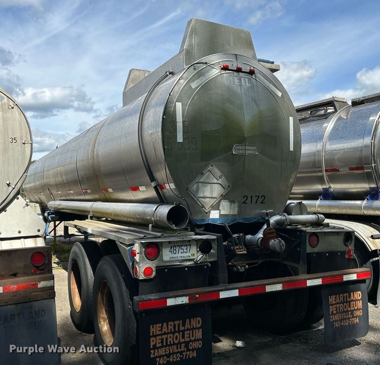 image for item NQ9834 1978 Heil  tank trailer