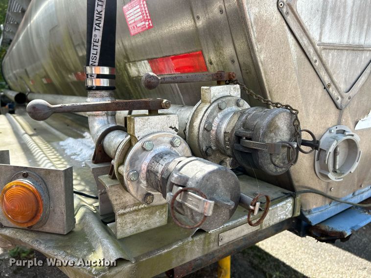 image for item NQ9834 1978 Heil  tank trailer