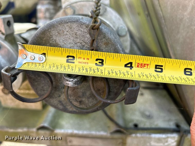 image for item NQ9834 1978 Heil  tank trailer