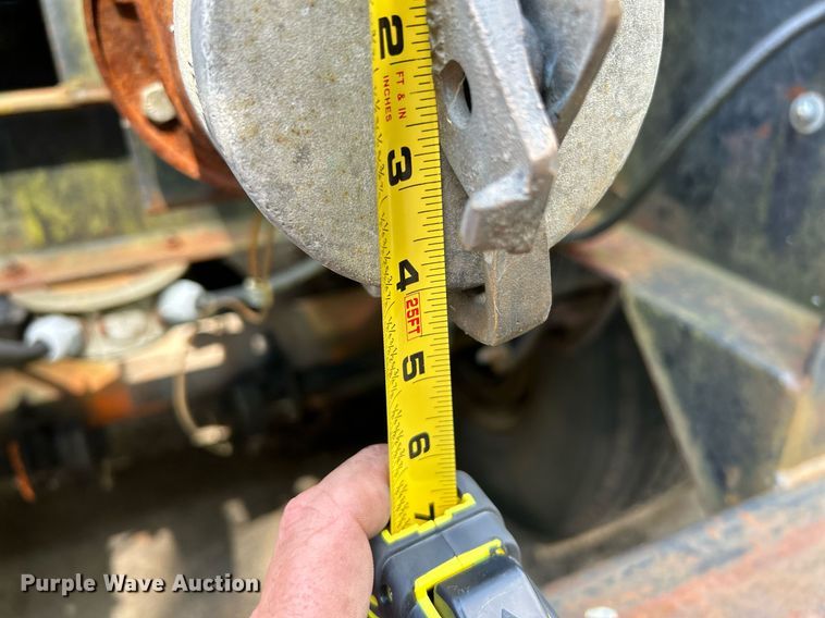 image for item NQ9834 1978 Heil  tank trailer