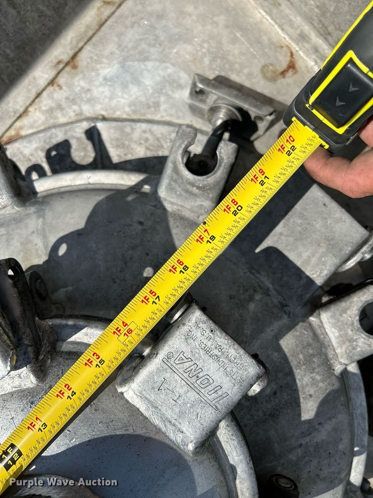 image for item NQ9834 1978 Heil  tank trailer