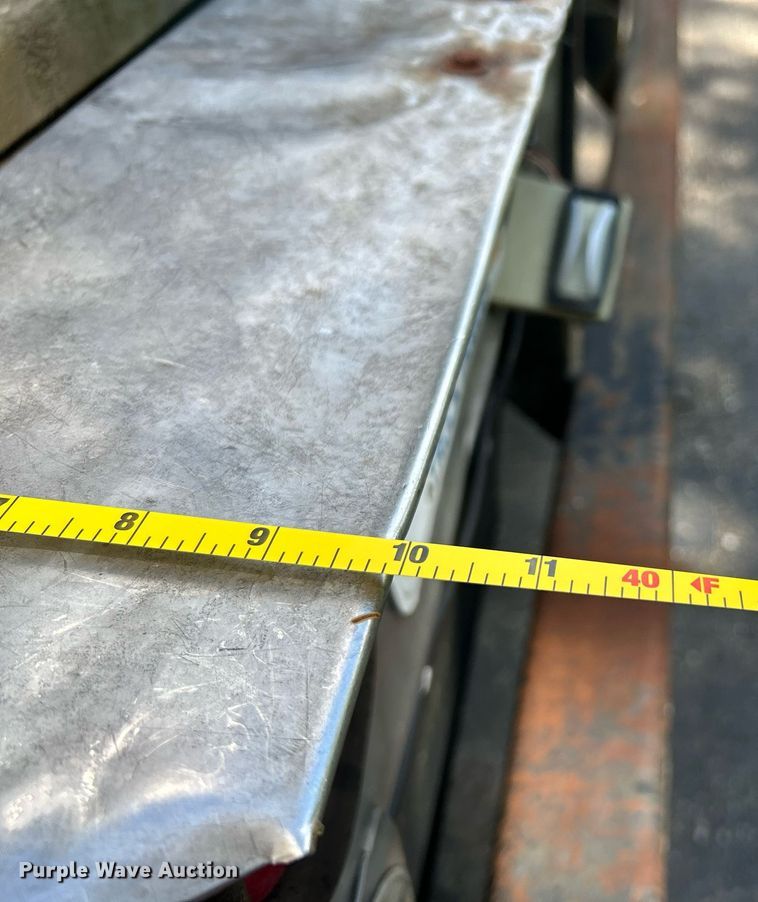 image for item NQ9834 1978 Heil  tank trailer