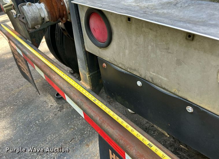 image for item NQ9834 1978 Heil  tank trailer