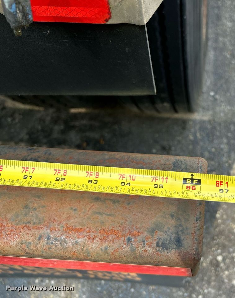 image for item NQ9834 1978 Heil  tank trailer