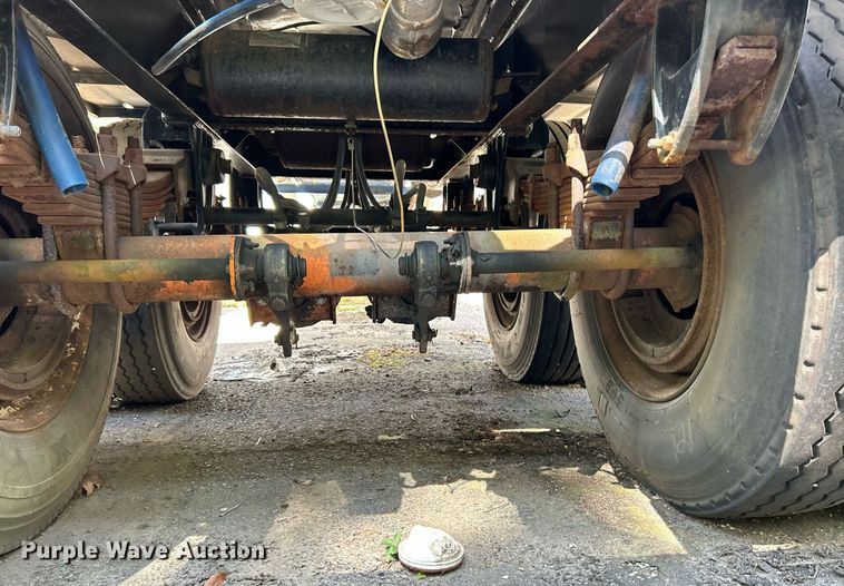 image for item NQ9834 1978 Heil  tank trailer