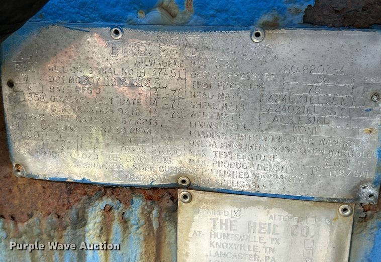 image for item NQ9834 1978 Heil  tank trailer