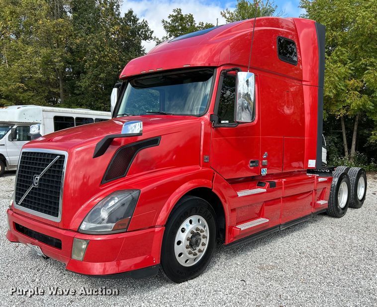 image for item NQ9863 2015 Volvo VNL  semi truck