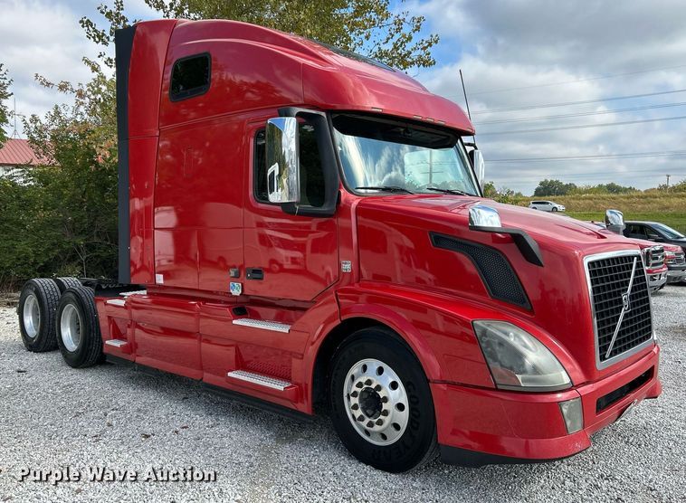 image for item NQ9863 2015 Volvo VNL  semi truck