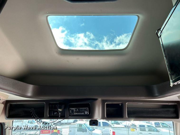 image for item NQ9863 2015 Volvo VNL  semi truck