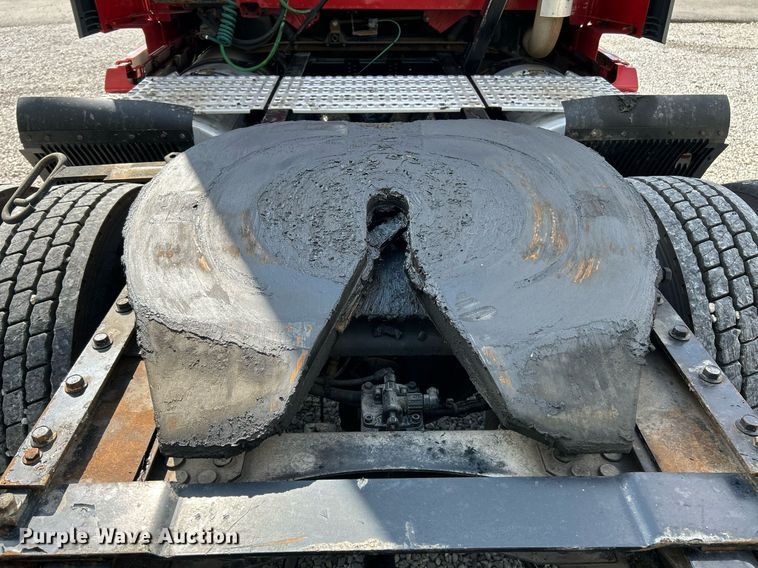 image for item NQ9863 2015 Volvo VNL  semi truck