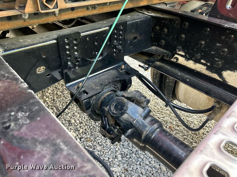 image for item NQ9863 2015 Volvo VNL  semi truck