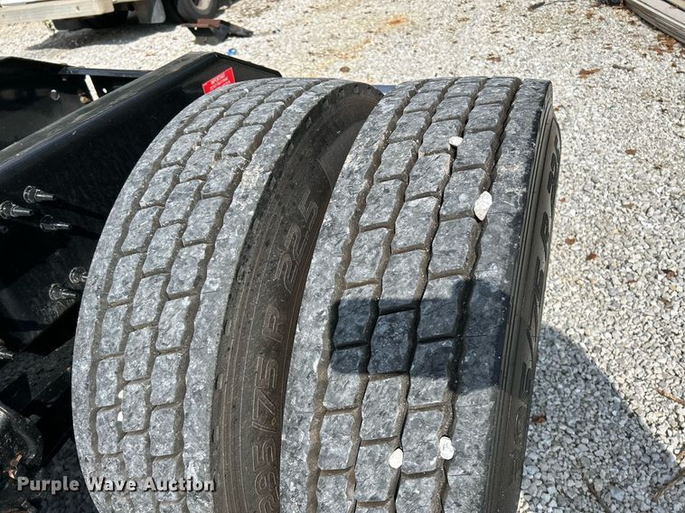 image for item NQ9863 2015 Volvo VNL  semi truck