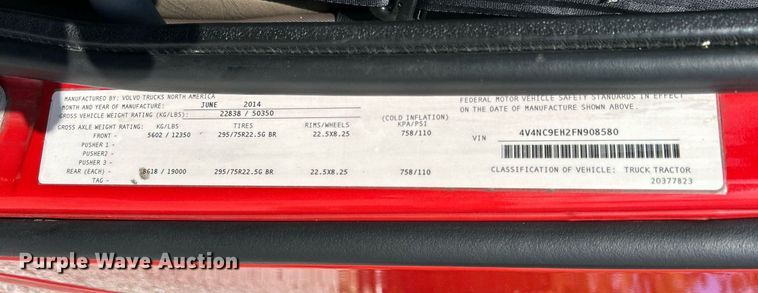 image for item NQ9863 2015 Volvo VNL  semi truck