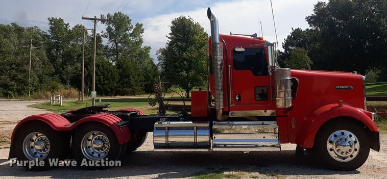 image for item NV9317 2009 Kenworth W900  semi truck