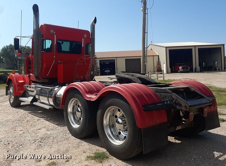 image for item NV9317 2009 Kenworth W900  semi truck