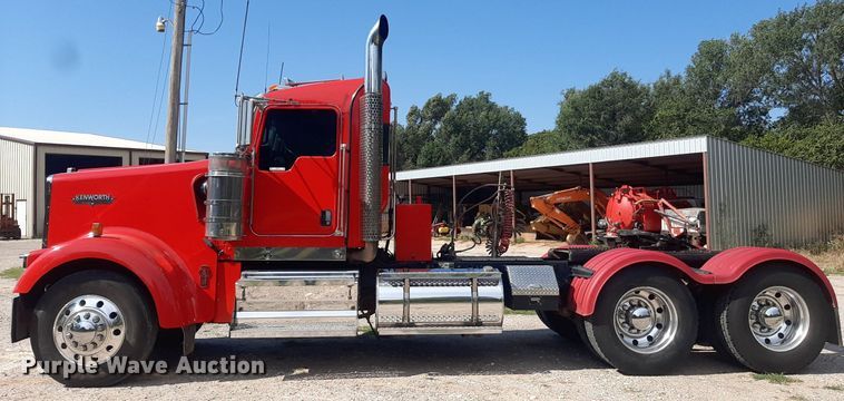 image for item NV9317 2009 Kenworth W900  semi truck