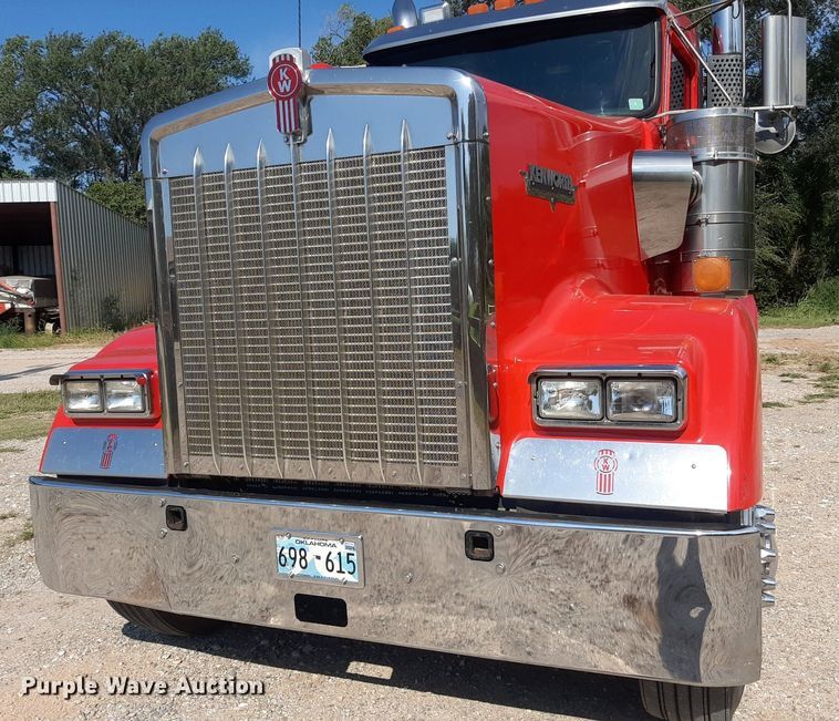 image for item NV9317 2009 Kenworth W900  semi truck