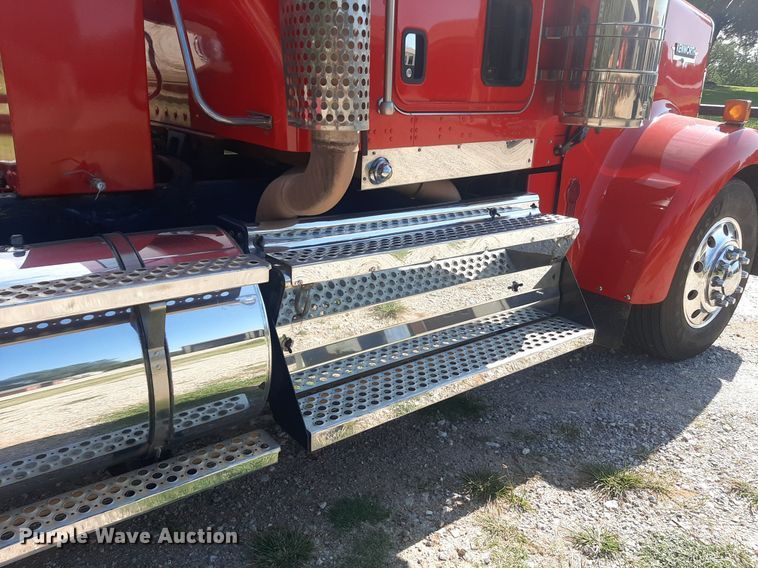 image for item NV9317 2009 Kenworth W900  semi truck