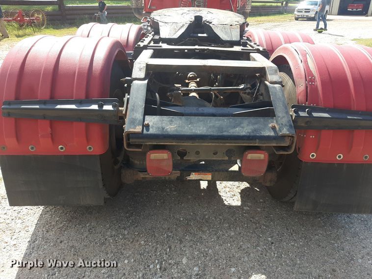 image for item NV9317 2009 Kenworth W900  semi truck