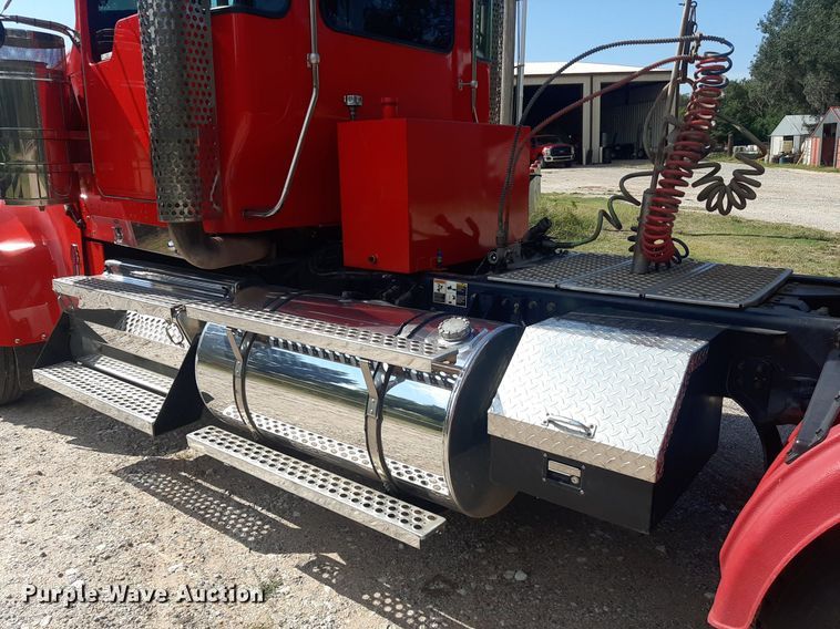 image for item NV9317 2009 Kenworth W900  semi truck