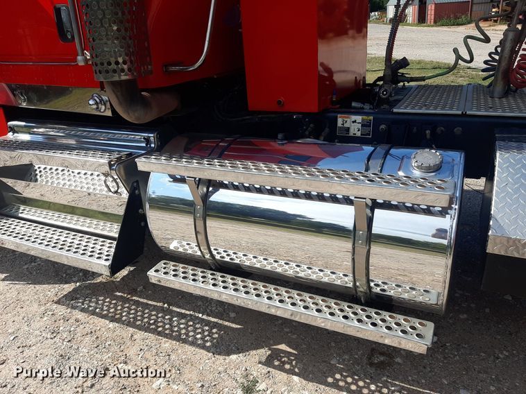 image for item NV9317 2009 Kenworth W900  semi truck