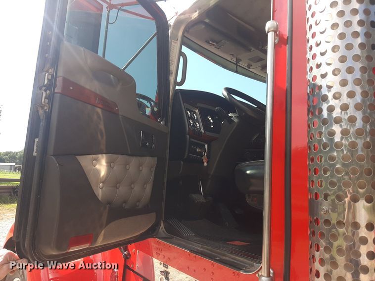 image for item NV9317 2009 Kenworth W900  semi truck