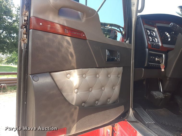 image for item NV9317 2009 Kenworth W900  semi truck