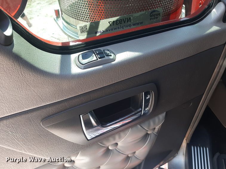 image for item NV9317 2009 Kenworth W900  semi truck