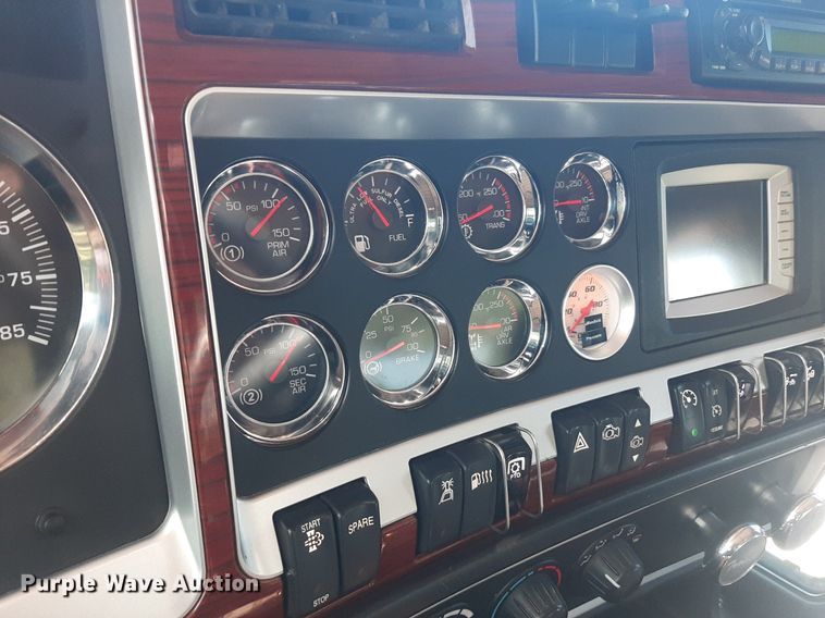 image for item NV9317 2009 Kenworth W900  semi truck