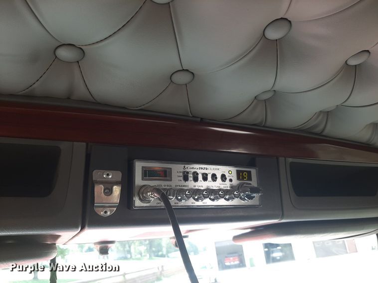 image for item NV9317 2009 Kenworth W900  semi truck