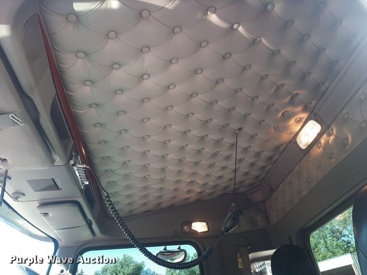 image for item NV9317 2009 Kenworth W900  semi truck