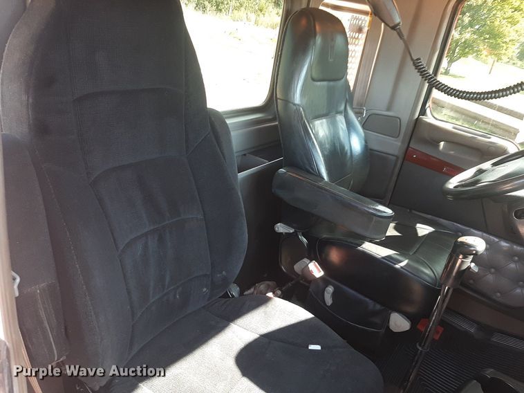 image for item NV9317 2009 Kenworth W900  semi truck