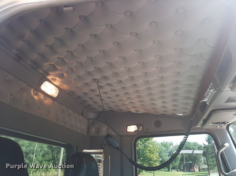 image for item NV9317 2009 Kenworth W900  semi truck