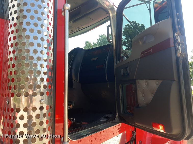 image for item NV9317 2009 Kenworth W900  semi truck