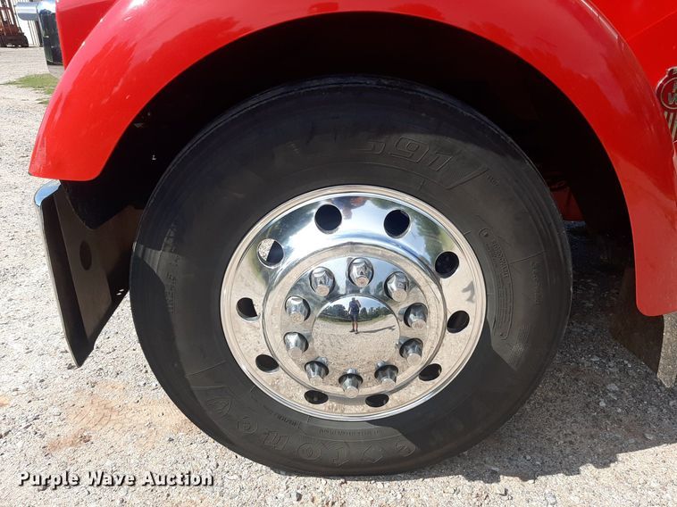 image for item NV9317 2009 Kenworth W900  semi truck