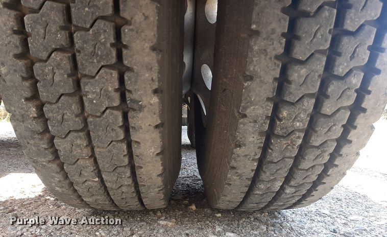 image for item NV9317 2009 Kenworth W900  semi truck