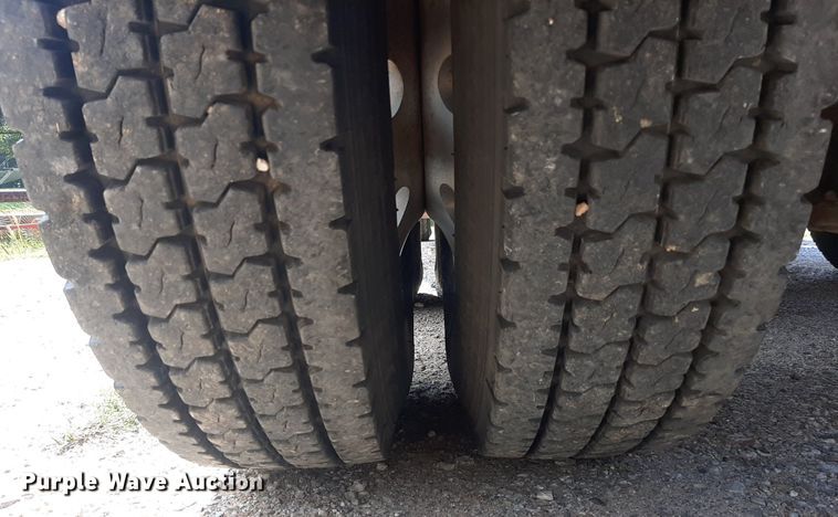 image for item NV9317 2009 Kenworth W900  semi truck