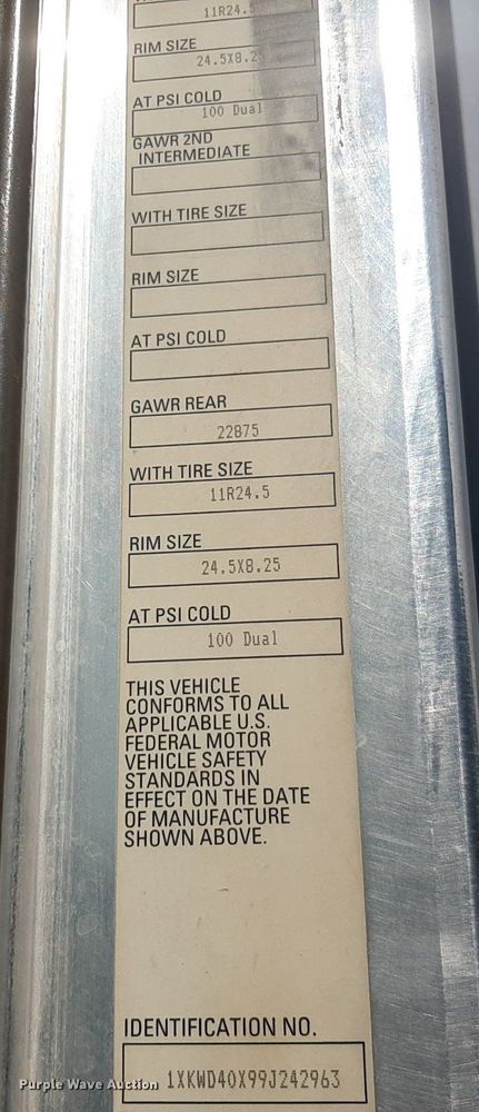 image for item NV9317 2009 Kenworth W900  semi truck