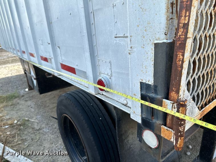 image for item NX9710 1971 Trailmobile A31A-1SAW  dry van trailer