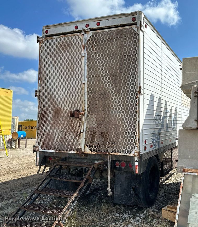 image for item NX9713 1972 Pike  dry van trailer