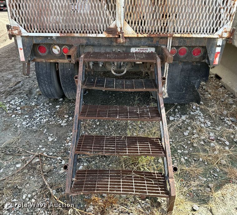 image for item NX9713 1972 Pike  dry van trailer