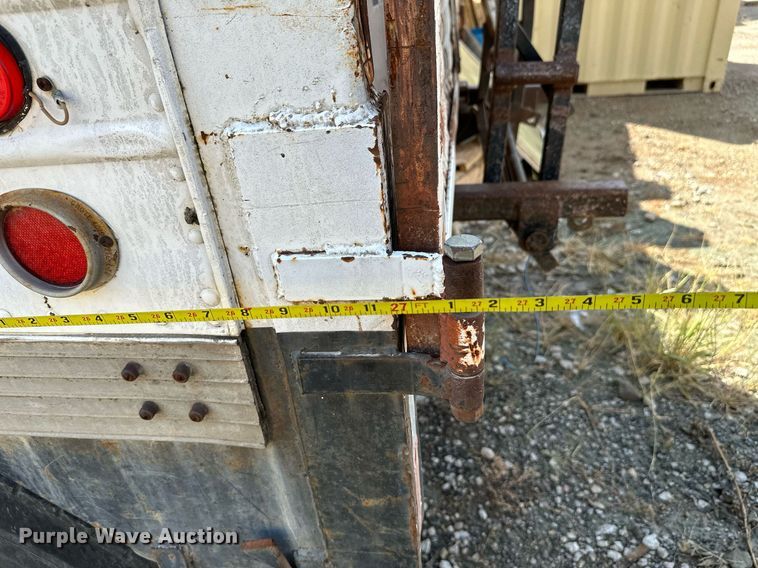 image for item NX9713 1972 Pike  dry van trailer