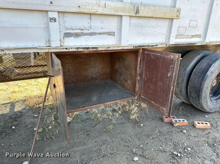 image for item NX9714 1971 Trailmobile A31A-1SAW  dry van trailer